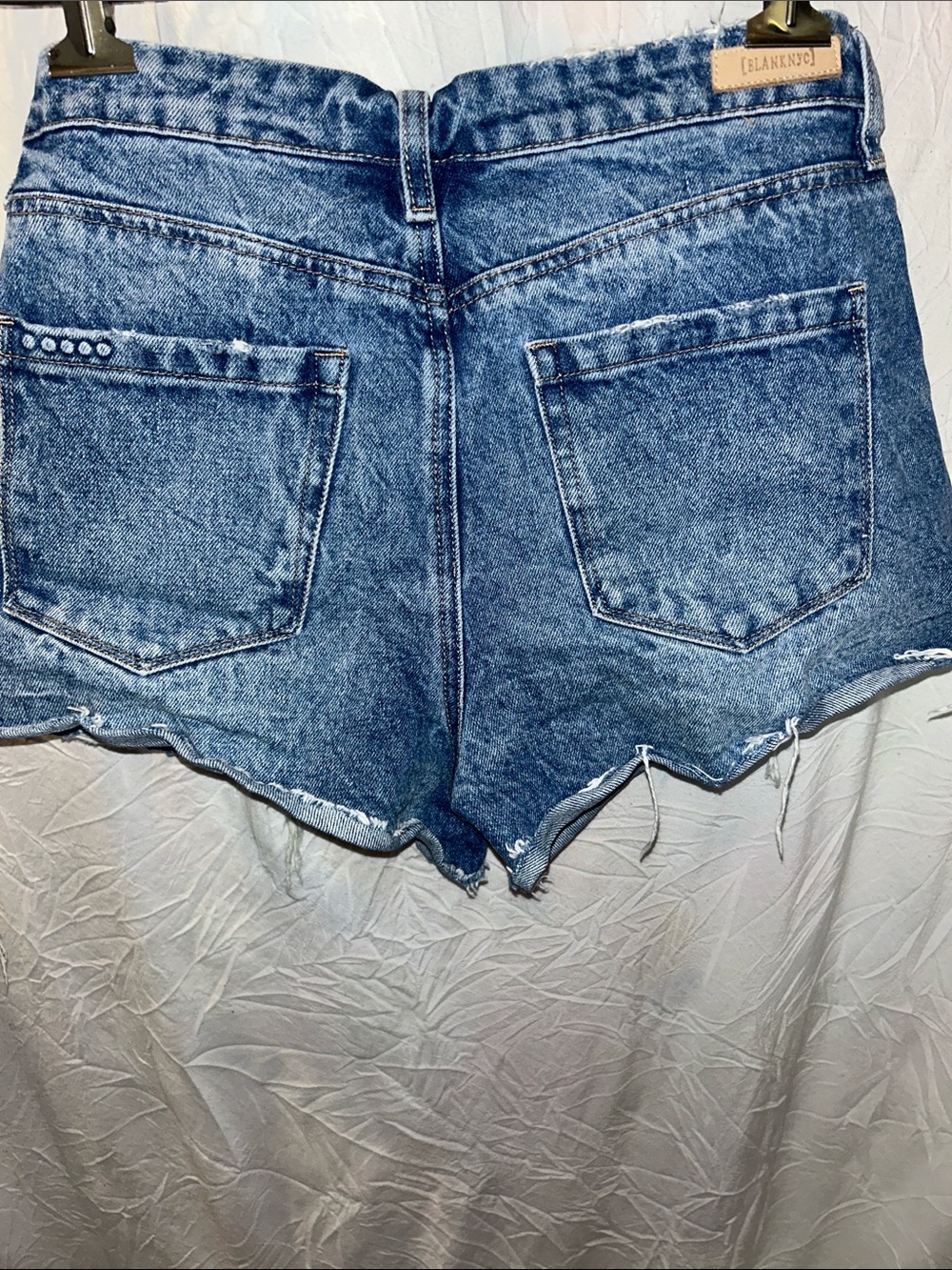Blank NYC Blue Denim Embellished Cutoff Shorts “ The Barrow” size 28 - Picture 8 of 9